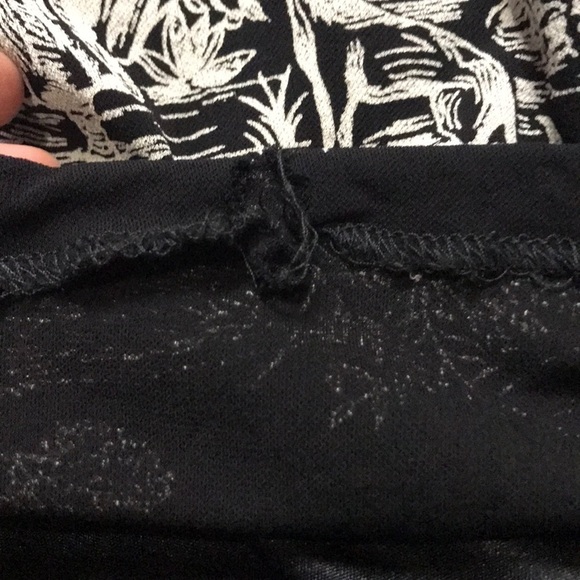 Guess Collection Mural Dress - Picture 9 of 10